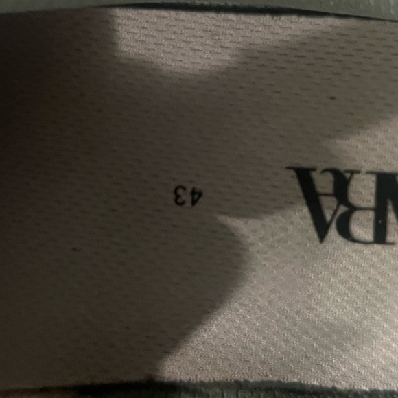 Light green sneakers with white laces - Picture 9 of 10